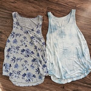 American Eagle Favorite Tanks Size Small Lot of 2 Women's